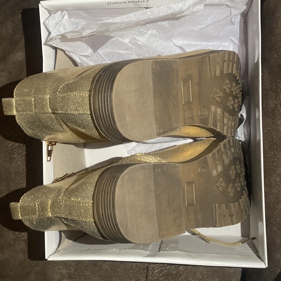 Back to school shoes - Picture 3 of 6